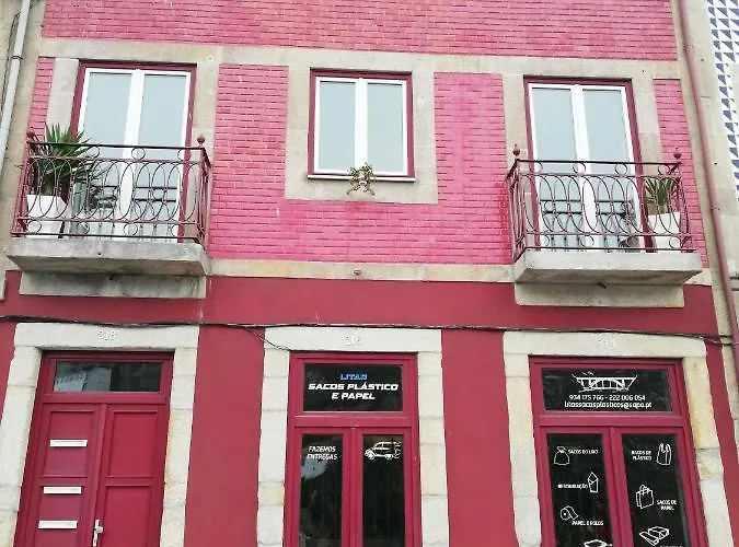 Red House By The River Porto