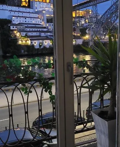 Apartamento Red House By The River