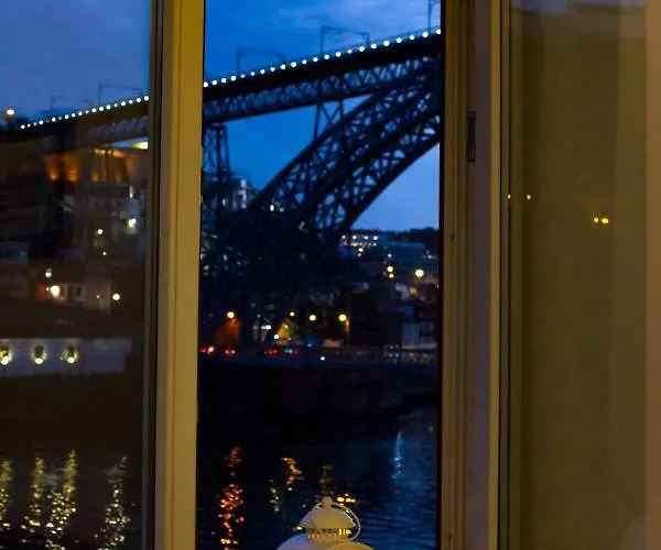 Apartamento Red House By The River