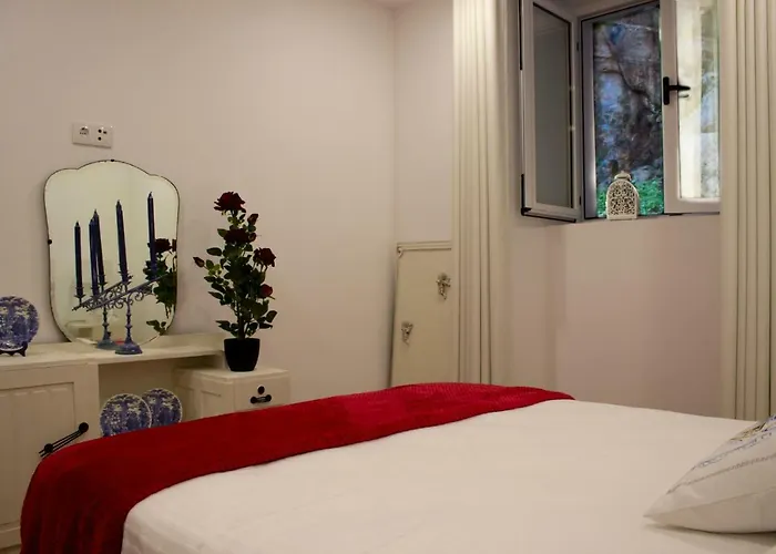 Red House By The River Apartamento *