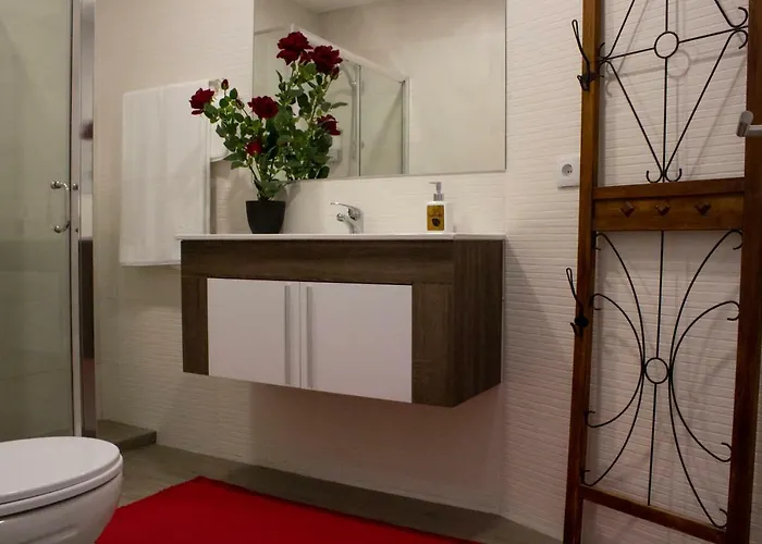 Red House By The River Apartamento *