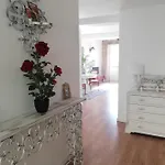 Red House By The River 아파트