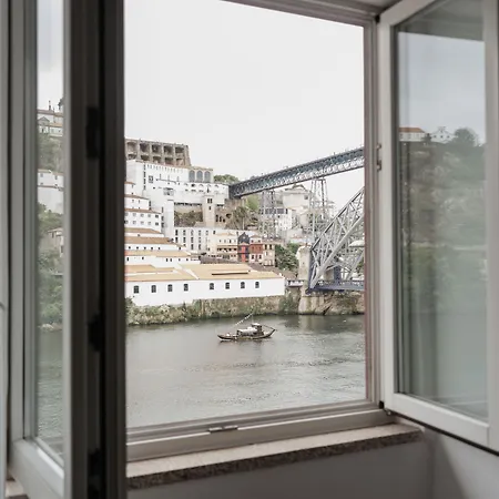 Red House By The River * Porto