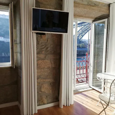 Red House By The River Porto