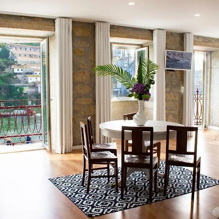 Red House By The River Appartement