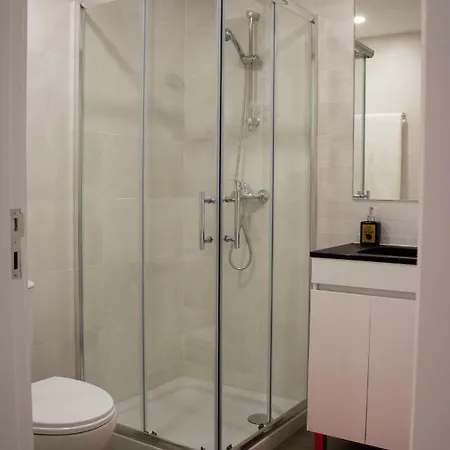 Red House By The River Porto