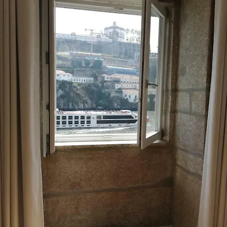 Red House By The River Appartement *