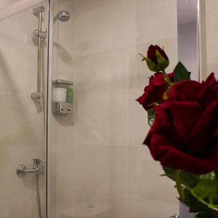 Red House By The River * Porto