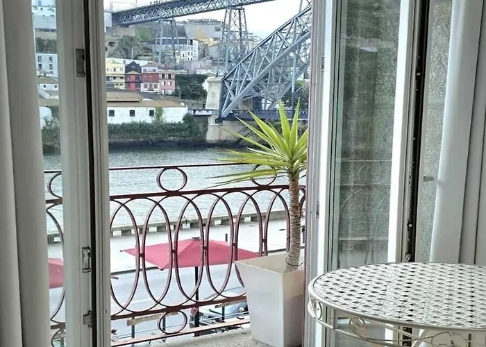 Red House By The River Διαμέρισμα