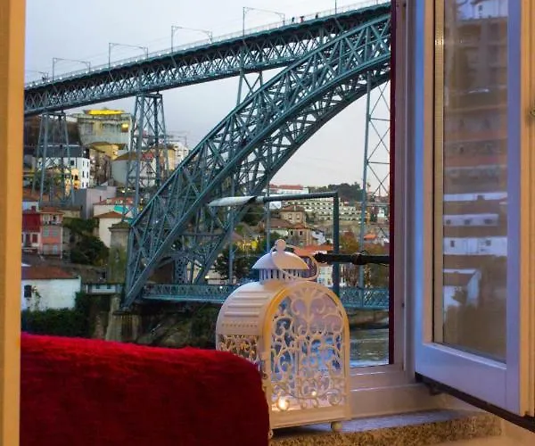 Red House By The River بورتو