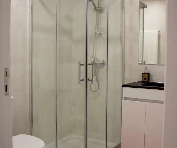 Red House By The River Porto