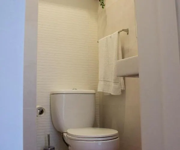 Red House By The River شقة *