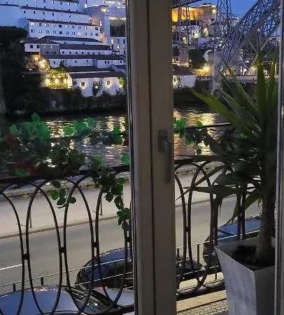 Apartman Red House By The River