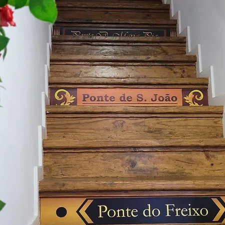 Red House By The River * Porto