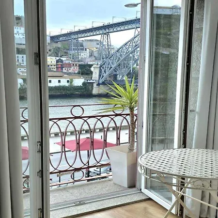 Red House By The River Apartment