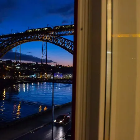 Red House By The River * Porto