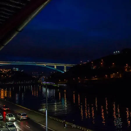 Apartman Red House By The River