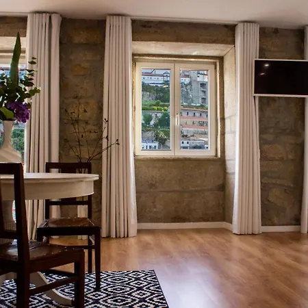 Red House By The River Porto