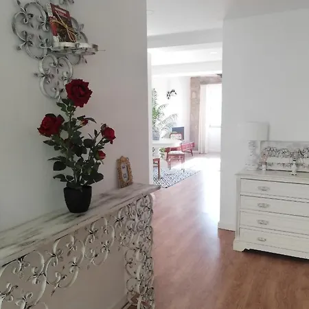 Red House By The River Apartman