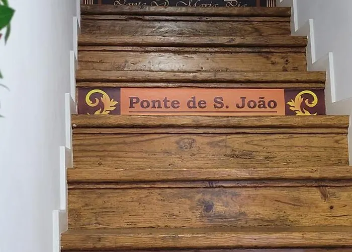 Red House By The River * Oporto